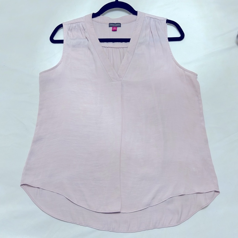 Vince Camuto, V-neck sleeveless blouse light pink Petite Medium